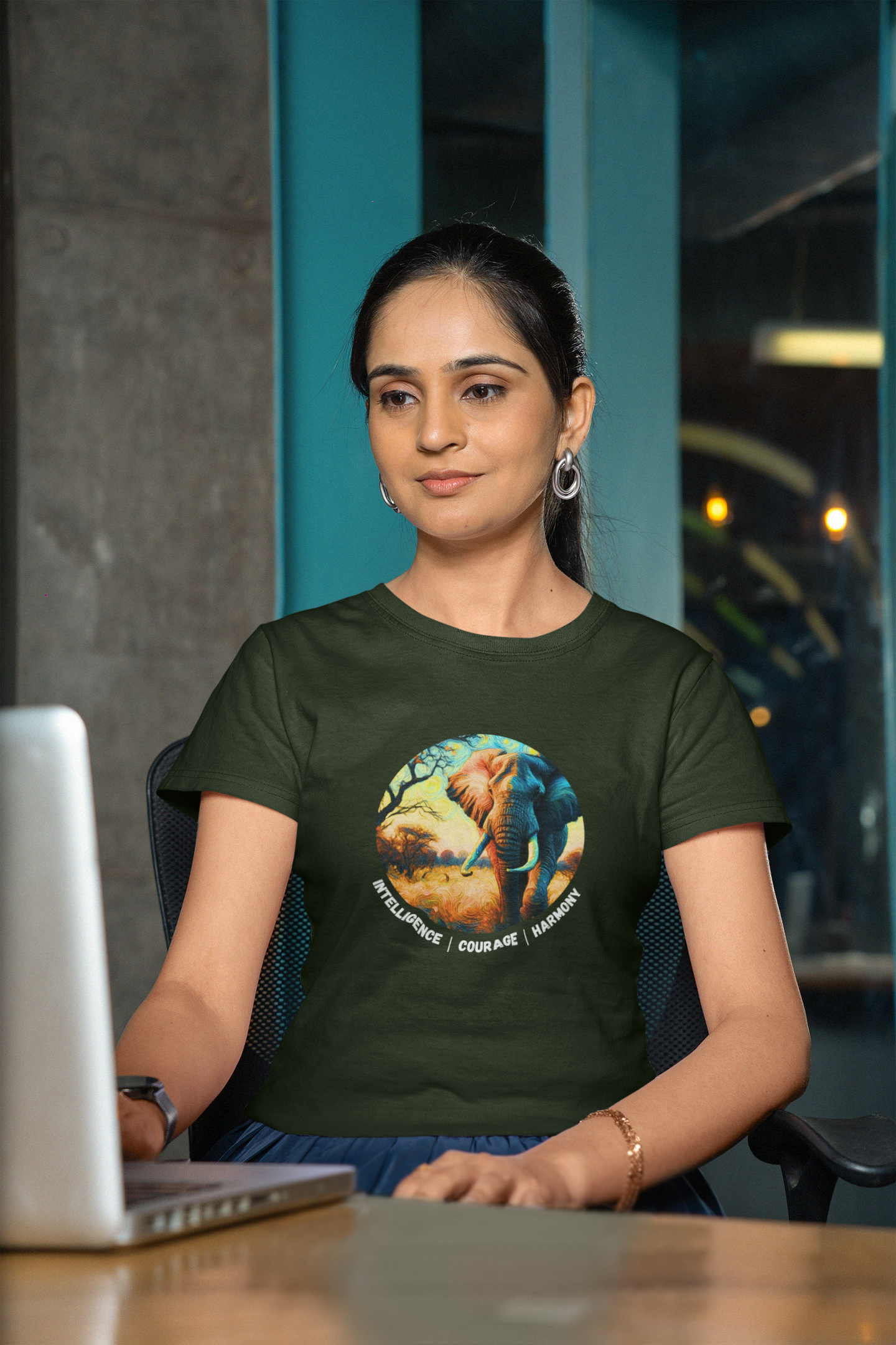 Power Animal Woman : Elephant